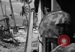 Standbild amerikanischen Marines Tarawa Gilbert Inseln, 1943, aus Sekunde 5 historischem Filmmaterial Videoclip 65675048149
