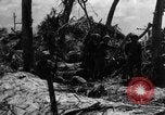 Standbild amerikanischen Marines Tarawa Gilbert Inseln, 1943, aus Sekunde 12 historischem Filmmaterial Videoclip 65675048149