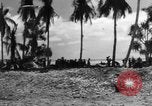 Standbild amerikanischen Marines Tarawa Gilbert Inseln, 1943, aus Sekunde 27 historischem Filmmaterial Videoclip 65675048149