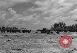 Standbild amerikanischen Marines Tarawa Gilbert Inseln, 1943, aus Sekunde 36 historischem Filmmaterial Videoclip 65675048149
