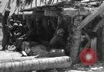 Standbild amerikanischen Marines Tarawa Gilbert Inseln, 1943, aus Sekunde 40 historischem Filmmaterial Videoclip 65675048149