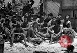Standbild amerikanischen Marines Tarawa Gilbert Inseln, 1943, aus Sekunde 58 historischem Filmmaterial Videoclip 65675048149