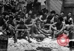 Standbild amerikanischen Marines Tarawa Gilbert Inseln, 1943, aus Sekunde 59 historischem Filmmaterial Videoclip 65675048149