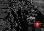 Immagine di Stati Uniti Marines Teatro pacifico, 1943, secondo 10 filmato di repertorio 65675048159