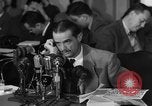 Standbild Howard Hughes Untersuchung der Kriegsgewinne United States USA, 1947, aus Sekunde 37 historischem Filmmaterial Videoclip 65675048187