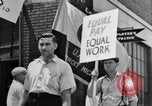 Standbild Von der Union gesponserte Reenactment über 1939 Tool and die Makers Union Streik Gegen General Motors Detroit Michigan USA, 1939, aus Sekunde 23 historischem Filmmaterial Videoclip 65675048193