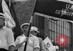 Standbild Von der Union gesponserte Reenactment über 1939 Tool and die Makers Union Streik Gegen General Motors Detroit Michigan USA, 1939, aus Sekunde 29 historischem Filmmaterial Videoclip 65675048193