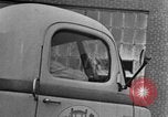 Standbild Von der Union gesponserte Reenactment über 1939 Tool and die Makers Union Streik Gegen General Motors Detroit Michigan USA, 1939, aus Sekunde 55 historischem Filmmaterial Videoclip 65675048193