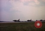 Image F 105D'AÉRONEFS Goldsboro North Carolina USA, 1966, de la seconde 12 séquences d'archives historiques vidéo 65675048197