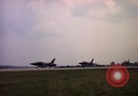 Image F 105D'AÉRONEFS Goldsboro North Carolina USA, 1966, de la seconde 14 séquences d'archives historiques vidéo 65675048197