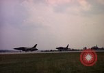 Image F 105D'AÉRONEFS Goldsboro North Carolina USA, 1966, de la seconde 16 séquences d'archives historiques vidéo 65675048197