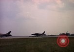 Image F 105D'AÉRONEFS Goldsboro North Carolina USA, 1966, de la seconde 20 séquences d'archives historiques vidéo 65675048197