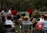 Standbild Garten Grill Goldsboro North Carolina USA, 1966, aus Sekunde 16 historischem Filmmaterial Videoclip 65675048198