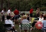 Standbild Garten Grill Goldsboro North Carolina USA, 1966, aus Sekunde 19 historischem Filmmaterial Videoclip 65675048198