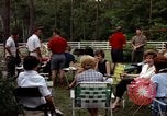 Standbild Garten Grill Goldsboro North Carolina USA, 1966, aus Sekunde 20 historischem Filmmaterial Videoclip 65675048198