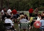 Standbild Garten Grill Goldsboro North Carolina USA, 1966, aus Sekunde 22 historischem Filmmaterial Videoclip 65675048198