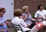 Standbild Garten Grill Goldsboro North Carolina USA, 1966, aus Sekunde 58 historischem Filmmaterial Videoclip 65675048198