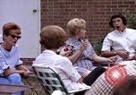 Standbild Garten Grill Goldsboro North Carolina USA, 1966, aus Sekunde 60 historischem Filmmaterial Videoclip 65675048198