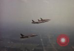 Standbild F 105D-Ebenen Goldsboro North Carolina USA, 1966, aus Sekunde 27 historischem Filmmaterial Videoclip 65675048199