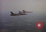 Standbild F 105D-Ebenen Goldsboro North Carolina USA, 1966, aus Sekunde 32 historischem Filmmaterial Videoclip 65675048199