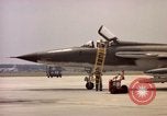 Standbild F 105D-Ebenen Goldsboro North Carolina USA, 1966, aus Sekunde 20 historischem Filmmaterial Videoclip 65675048200