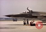 Standbild F 105D-Ebenen Goldsboro North Carolina USA, 1966, aus Sekunde 26 historischem Filmmaterial Videoclip 65675048200