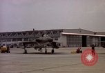 Standbild F 105D-Ebenen Goldsboro North Carolina USA, 1966, aus Sekunde 29 historischem Filmmaterial Videoclip 65675048200