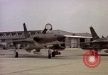 Standbild F 105D-Ebenen Goldsboro North Carolina USA, 1966, aus Sekunde 39 historischem Filmmaterial Videoclip 65675048200