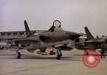 Standbild F 105D-Ebenen Goldsboro North Carolina USA, 1966, aus Sekunde 41 historischem Filmmaterial Videoclip 65675048200