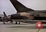 Standbild F 105D-Ebenen Goldsboro North Carolina USA, 1966, aus Sekunde 51 historischem Filmmaterial Videoclip 65675048200