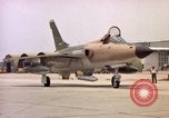Standbild F 105D-Ebenen Goldsboro North Carolina USA, 1966, aus Sekunde 59 historischem Filmmaterial Videoclip 65675048200