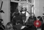 Standbild schwangere Frauen Spanien, 1942, aus Sekunde 12 historischem Filmmaterial Videoclip 65675048268