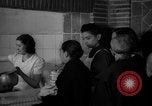 Immagine di Cucina comune Spagna, 1942, secondo 17 filmato di repertorio 65675048273