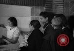 Immagine di Cucina comune Spagna, 1942, secondo 19 filmato di repertorio 65675048273