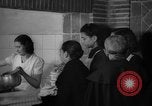 Immagine di Cucina comune Spagna, 1942, secondo 21 filmato di repertorio 65675048273
