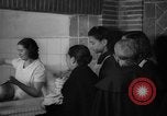 Immagine di Cucina comune Spagna, 1942, secondo 22 filmato di repertorio 65675048273