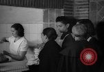 Immagine di Cucina comune Spagna, 1942, secondo 23 filmato di repertorio 65675048273