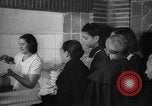 Immagine di Cucina comune Spagna, 1942, secondo 25 filmato di repertorio 65675048273