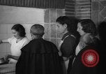 Immagine di Cucina comune Spagna, 1942, secondo 26 filmato di repertorio 65675048273