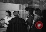 Immagine di Cucina comune Spagna, 1942, secondo 27 filmato di repertorio 65675048273