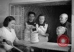 Immagine di Cucina comune Spagna, 1942, secondo 43 filmato di repertorio 65675048273