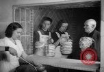 Immagine di Cucina comune Spagna, 1942, secondo 44 filmato di repertorio 65675048273