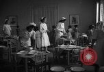 Image cuisine communale Barcelone Espagne, 1942, de la seconde 16 séquences d'archives historiques vidéo 65675048274