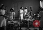 Image cuisine communale Barcelone Espagne, 1942, de la seconde 17 séquences d'archives historiques vidéo 65675048274