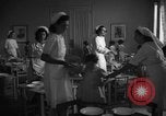 Image cuisine communale Barcelone Espagne, 1942, de la seconde 18 séquences d'archives historiques vidéo 65675048274