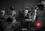 Image cuisine communale Barcelone Espagne, 1942, de la seconde 21 séquences d'archives historiques vidéo 65675048274