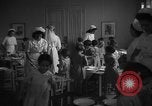 Image cuisine communale Barcelone Espagne, 1942, de la seconde 31 séquences d'archives historiques vidéo 65675048274