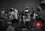 Image cuisine communale Barcelone Espagne, 1942, de la seconde 32 séquences d'archives historiques vidéo 65675048274