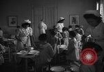 Image cuisine communale Barcelone Espagne, 1942, de la seconde 35 séquences d'archives historiques vidéo 65675048274