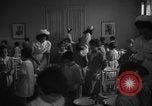 Image cuisine communale Barcelone Espagne, 1942, de la seconde 37 séquences d'archives historiques vidéo 65675048274